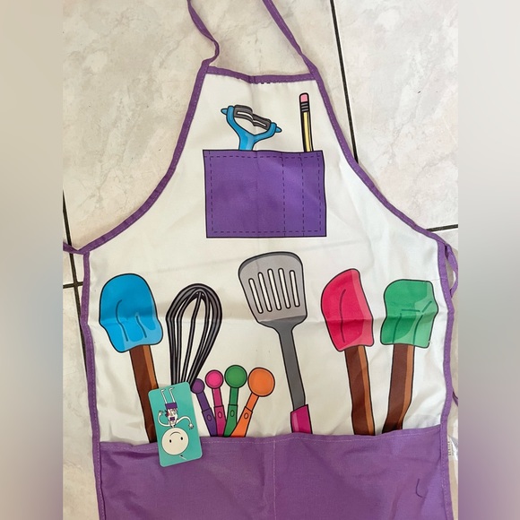 KIDS | Purple and White Cooking Graphic Apron - Picture 2 of 6